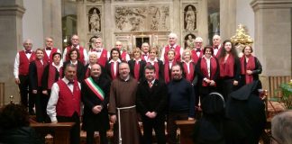 Il Coro Folk Città di Spoltore si esibisce al Santuario della Santa Casa di Loreto nel giorno di Santo Stefano